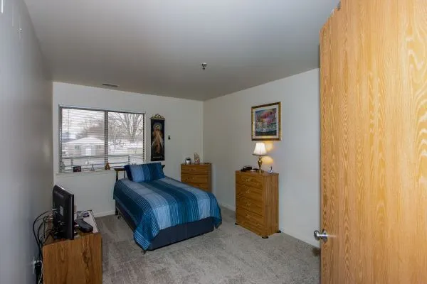 Joseph Coach Manor Bedroom